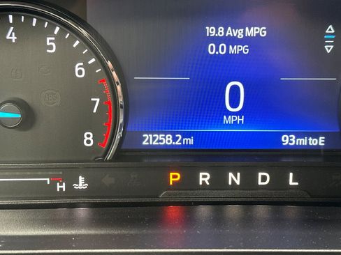 Used 2023 Ford Explorer XLT image 34