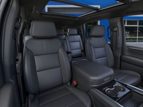 New 2026 Chevrolet Suburban RST image 16