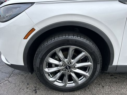 Used 2022 Lincoln Corsair AWD w/ Premium Package image 16