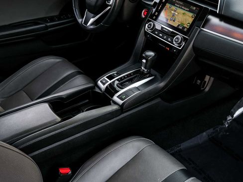 Used 2016 Honda Civic Touring image 25