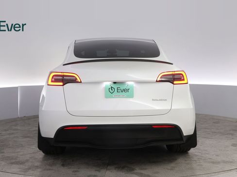 Used 2024 Tesla Model Y Performance AWD/4WD image 15