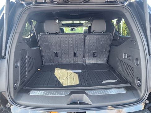 New 2026 Chevrolet Suburban RST image 12