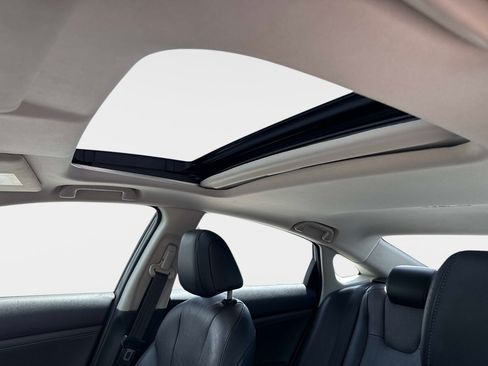 Used 2019 Honda Insight Touring image 18