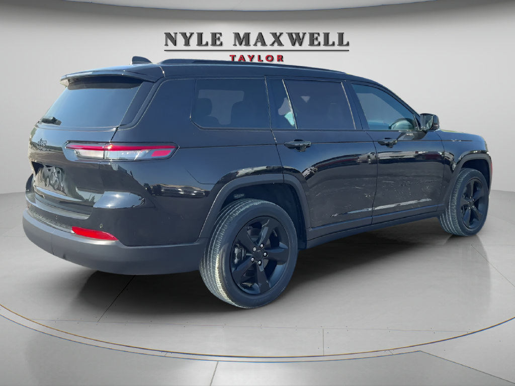 Used 2023 Jeep Grand Cherokee L Laredo AWD/4WD image 5