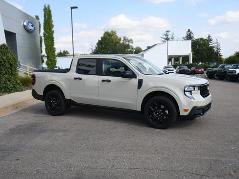 New 2025 Ford Maverick XLT w/ XLT Luxury Package AWD/4WD image 8
