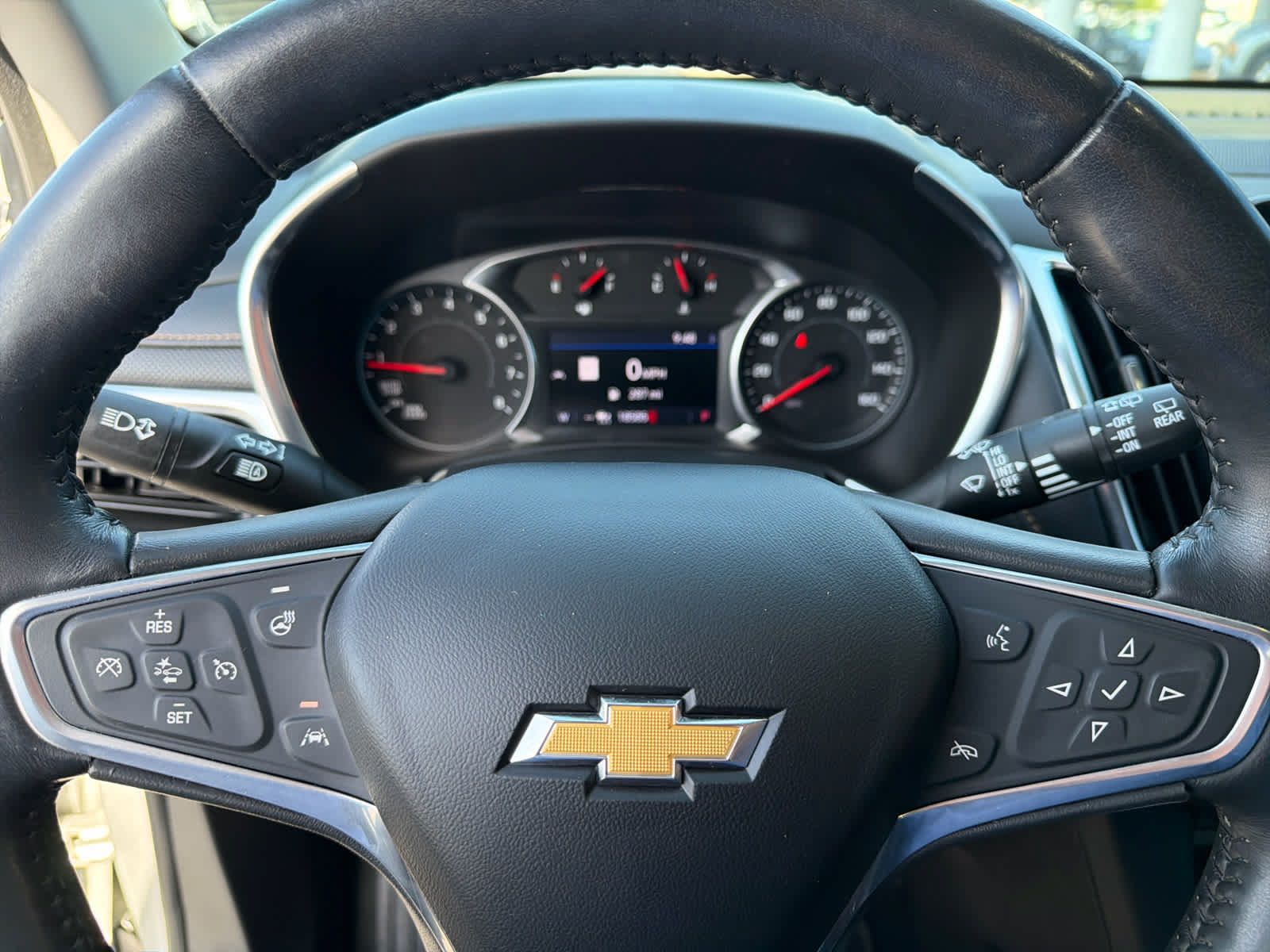 Used 2022 Chevrolet Equinox Premier AWD/4WD image 24