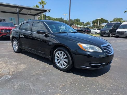 Used 2013 Chrysler 200 Touring w/ Cold Weather Group FWD image 3
