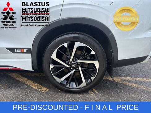 Used 2023 Mitsubishi Outlander 4WD Plug-In Hybrid image 11