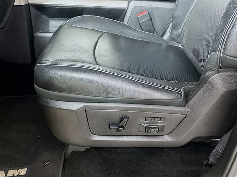 Used 2014 RAM 1500 Laramie image 9