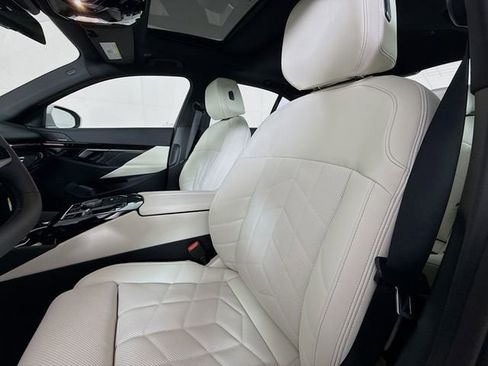 New 2026 BMW 530i xDrive w/ Premium Package image 22