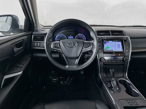 Used 2017 Toyota Camry XLE w/ Moonroof Package FWD image 28
