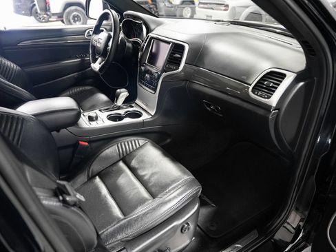Used 2018 Jeep Grand Cherokee Trackhawk AWD/4WD image 22