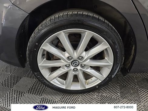 Used 2017 MAZDA MAZDA3 Grand Touring w/ Premium Equipment Package FWD image 17