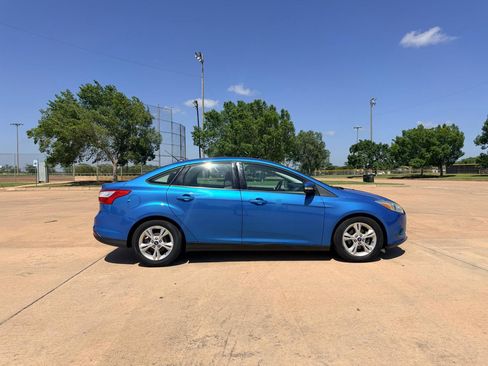 Used 2014 Ford Focus SE FWD image 25