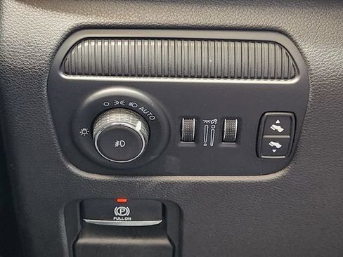Certified 2024 Jeep Wagoneer Series II w/ Flexible Seating Group RWD image 19