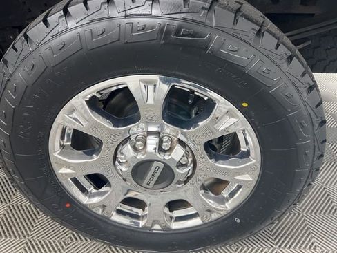 Used 2021 Ford F250 Lariat w/ Chrome Package image 8