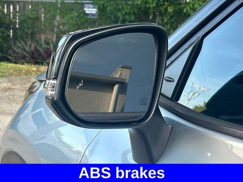 Used 2022 Toyota Highlander XSE image 16