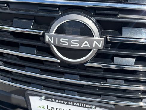 Used 2025 Nissan Rogue SV AWD/4WD image 23