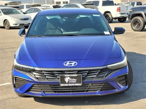 New 2025 Hyundai Elantra SEL image 2