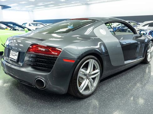 Used 2014 Audi R8 V8 w/ Convenience Package image 6