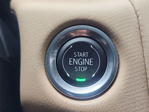 Used 2024 Chevrolet Tahoe Premier w/ Premium Package RWD image 16