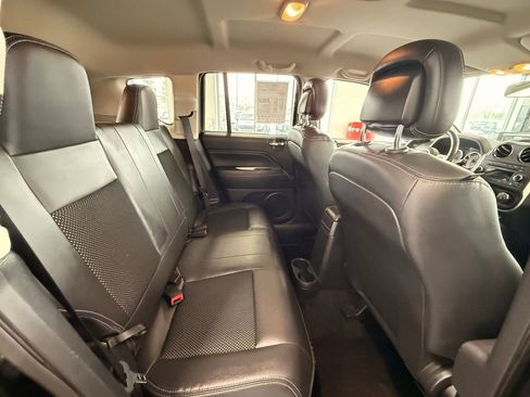 Used 2015 Jeep Compass Latitude image 15