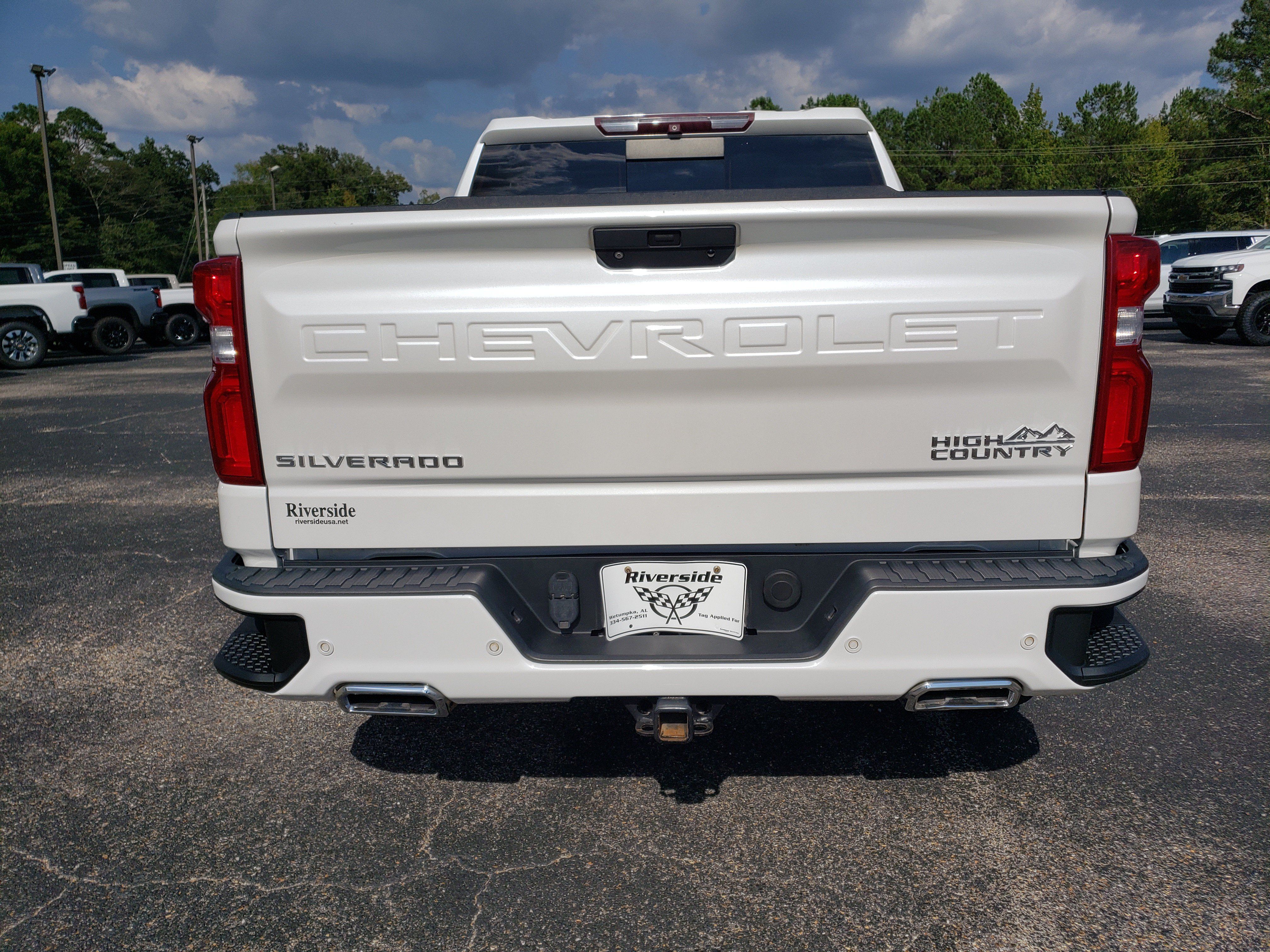 Used 2019 Chevrolet Silverado 1500 High Country w/ Technology Package AWD/4WD image 8