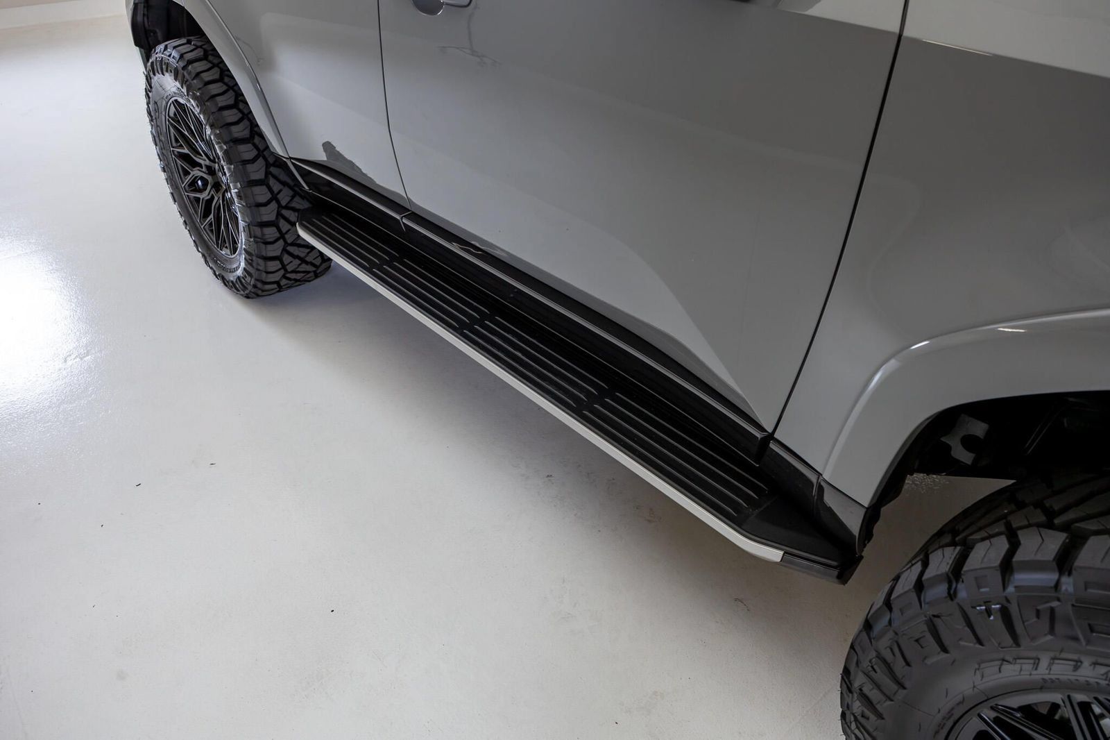 Used 2026 Lexus GX 550 w/ Accessory Package (2T) AWD/4WD image 13