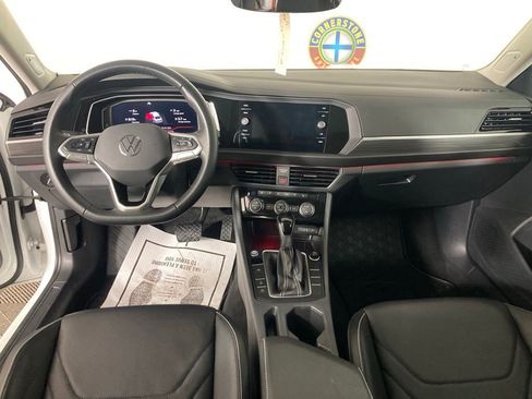 Used 2024 Volkswagen Jetta SEL image 6