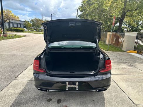 Used 2017 Volvo S90 T5 Inscription w/ Vision Package image 13