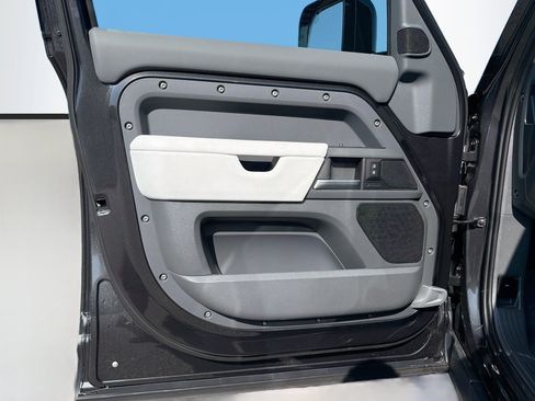 New 2026 Land Rover Defender 110 S AWD/4WD image 22