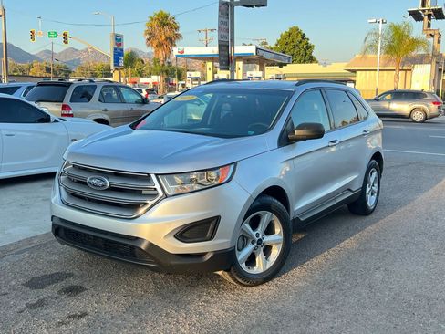 Used 2017 Ford Edge SE FWD image 9