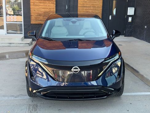 Used 2023 Nissan Ariya FWD image 9