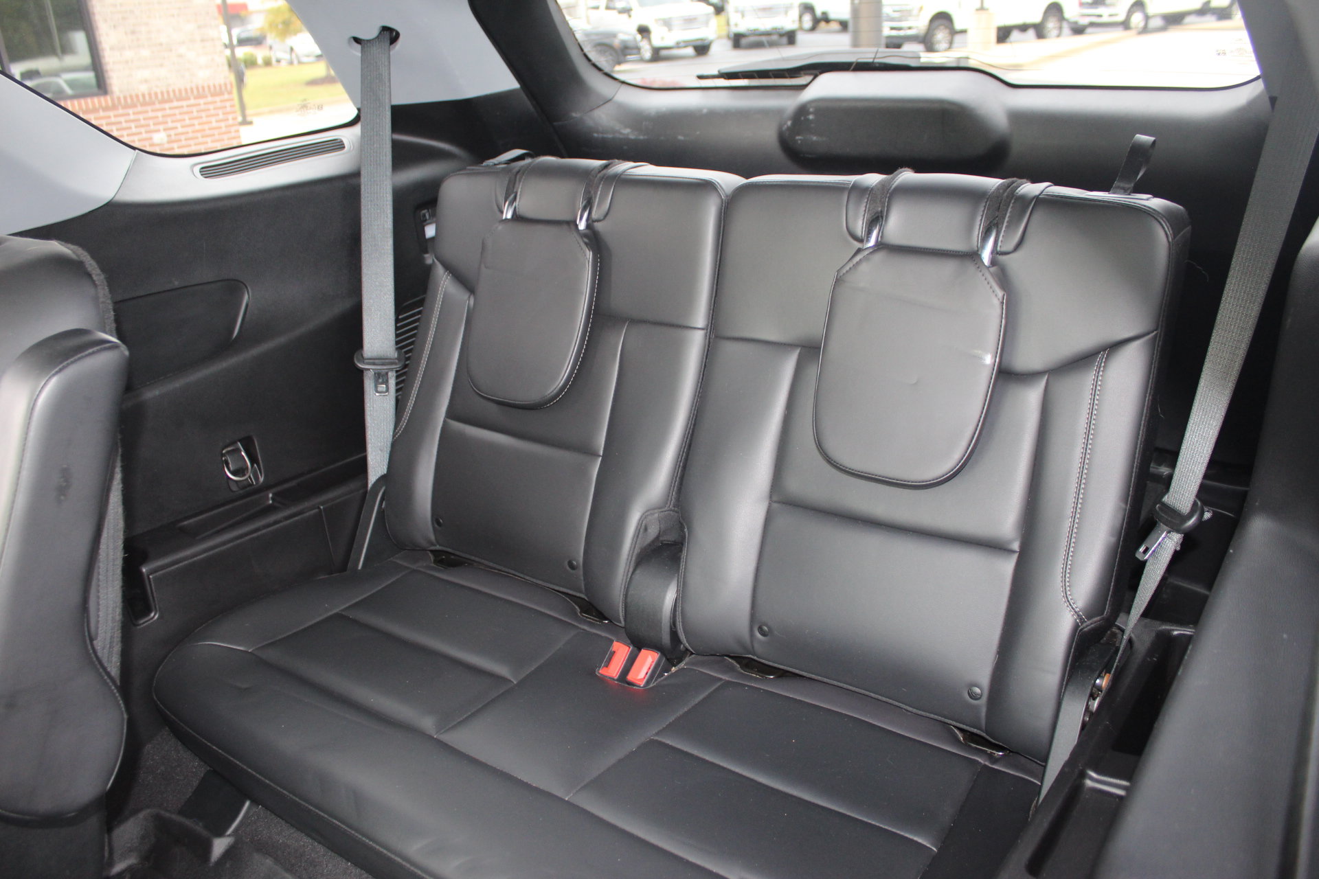 Used 2021 Ford Explorer XLT w/ Equipment Group 202A AWD/4WD image 29