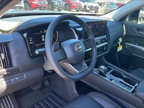 New 2026 Nissan Pathfinder SL FWD image 7