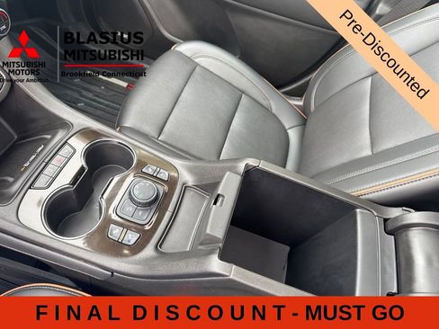 Used 2023 GMC Acadia AT4 w/ GMC Pro Grade Package AWD/4WD image 30