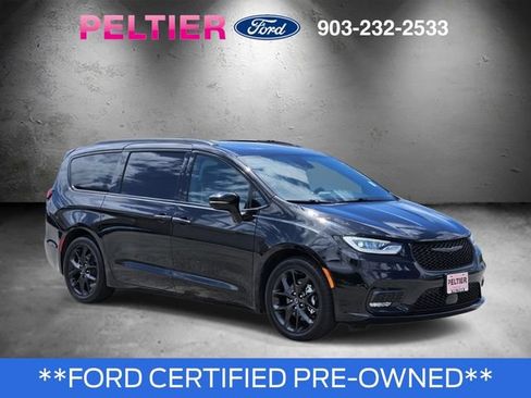 Used 2025 Chrysler Pacifica Limited FWD image 1