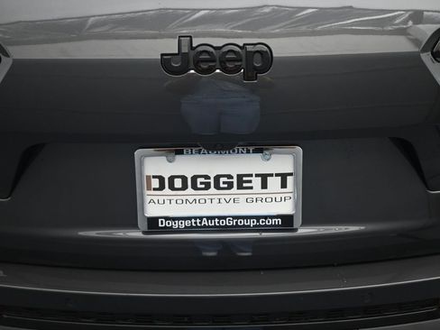 New 2025 Jeep Grand Cherokee L Limited w/ Black Appearance Package image 29