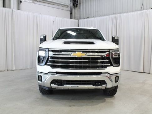 Used 2024 Chevrolet Silverado 2500 LTZ AWD/4WD image 38
