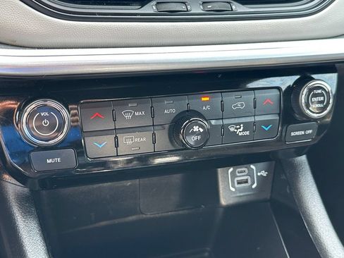 Used 2025 Jeep Compass Limited AWD/4WD image 23