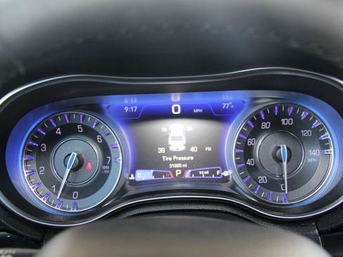 Used 2023 Chrysler 300 Touring w/ Sport Appearance Package RWD image 13