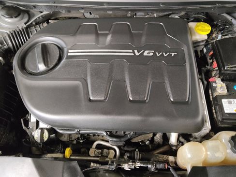 Used 2021 Jeep Cherokee Latitude Lux w/ Comfort/Convenience Group image 30