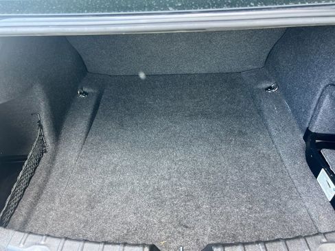 Used 2018 BMW 320i Sedan image 14