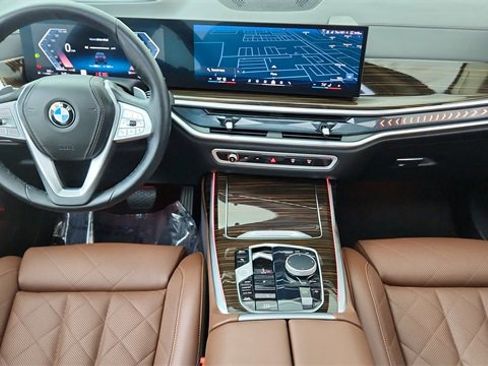 Used 2026 BMW X7 xDrive40i image 40
