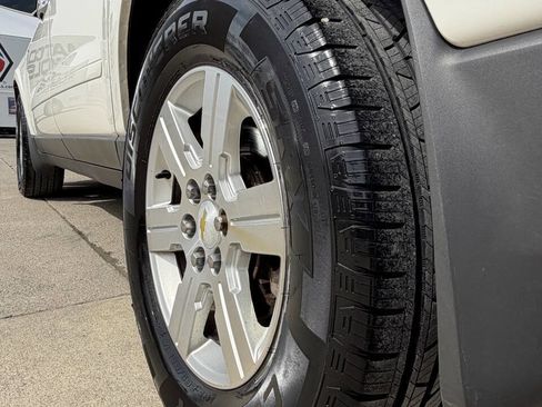 Used 2012 Chevrolet Traverse LT image 5