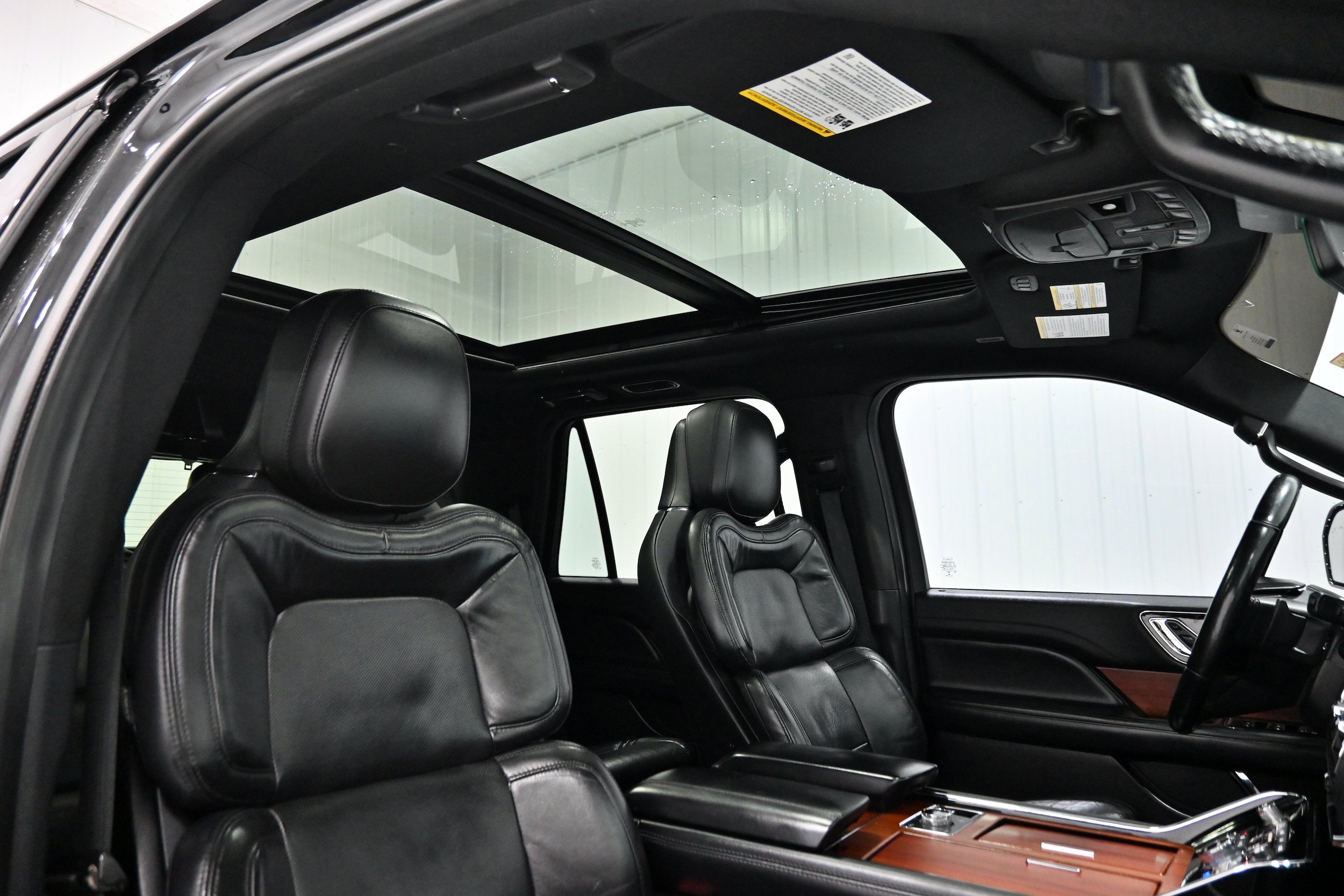 Used 2021 Lincoln Navigator Reserve AWD/4WD image 29