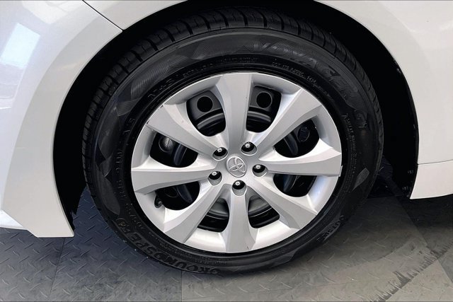 Used 2025 Toyota Corolla LE FWD image 8