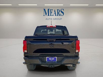 Used 2023 Chevrolet Colorado Z71 w/ Z71 Convenience Package 2