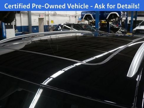 Certified 2025 Volkswagen Tiguan SE w/ Panoramic Sunroof Package image 94