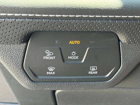 Certified 2024 Volkswagen Atlas SE AWD/4WD image 23